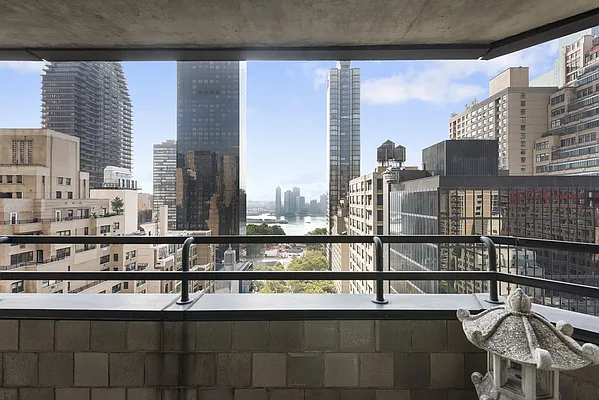 Sold by Nest Seekers International | media 10