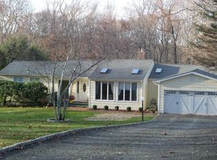 10 Woodland Dr, Redding, CT 06896