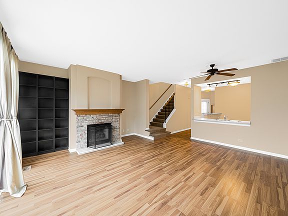 3rd image of 384 Maidstone Ct #14A