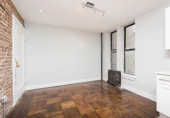 3rd image of 462 Concord Ave #3