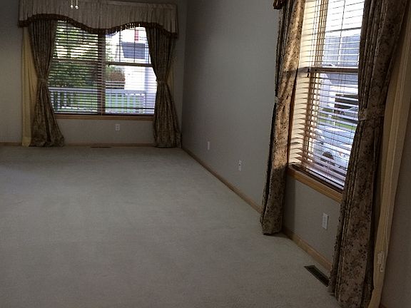 4th image of 5413 Empire Ln N
