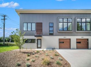 562 Cleveland St, Chelsea, MI