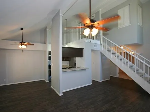 105 Maplewood Dr APT D, Victoria, TX 77901