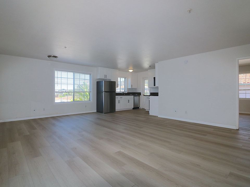1st image of 1304 48 Brunner St #1304-3