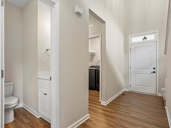 4th image of 270 Alcock Ln
