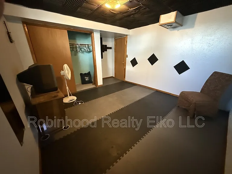 942 Bronco Dr — Photo 31