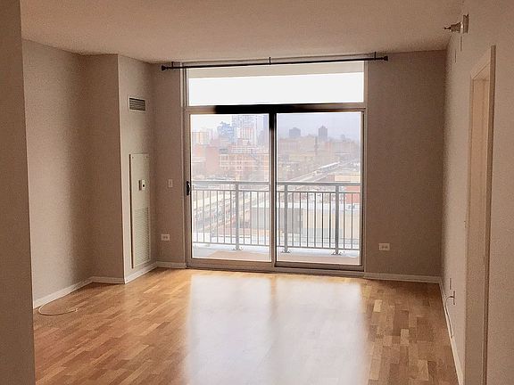 3rd image of 1134 W Granville Ave #1008