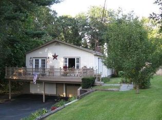 13 Crescent Dr, Castleton, NY 12033