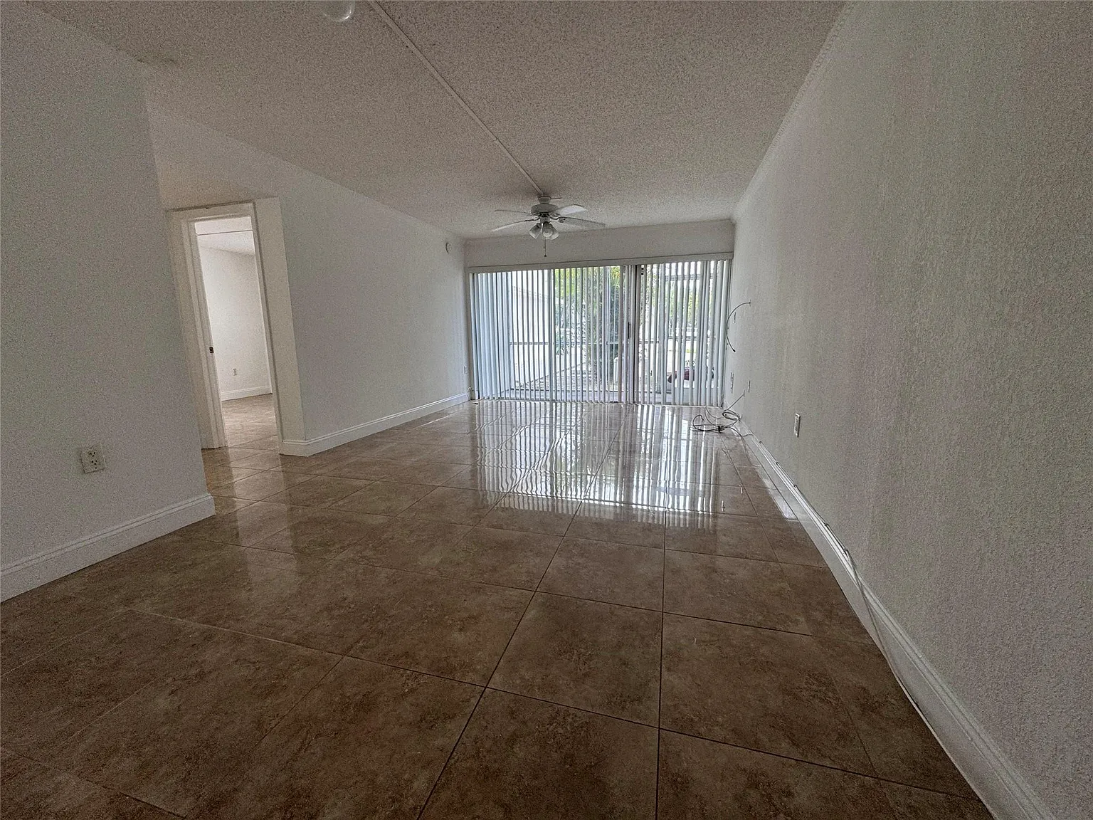 2 bed, 2.0 bath, 944 sqft, $1,750 — Photo 4
