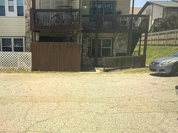 5806 Shadow Gln, San Antonio, TX 78240