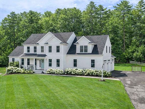 2nd image of 28 Prince Snow Cir