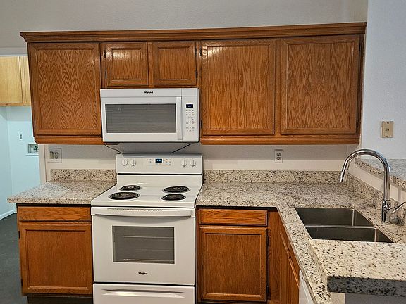 4th image of 10508 W Griswold Rd