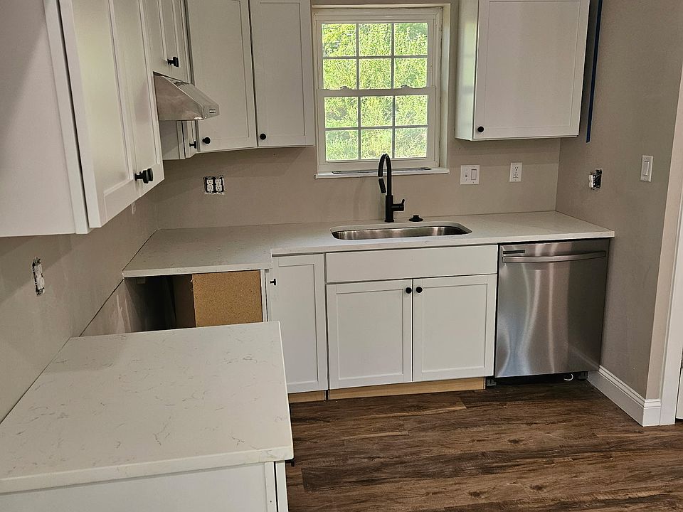 1st image of 559 N Centennial St