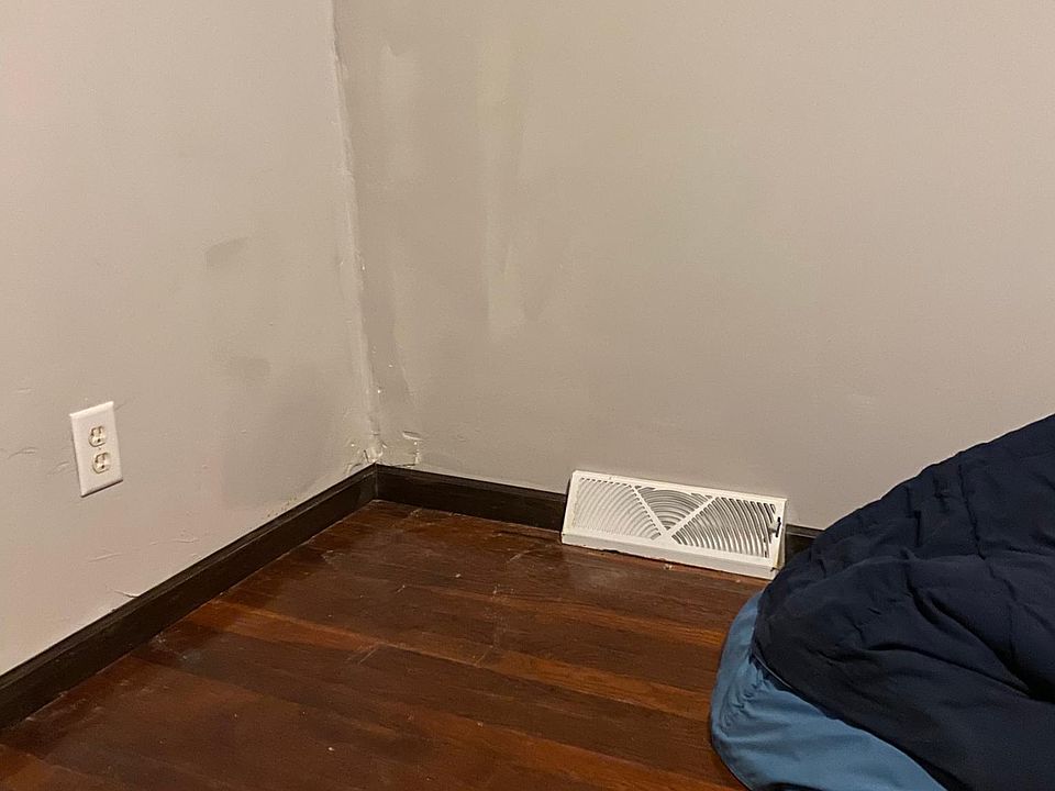 Bed room