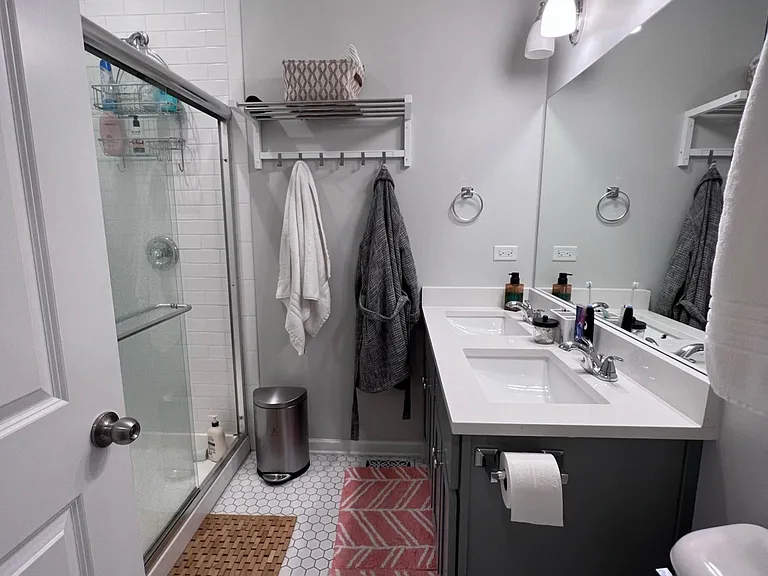 1441 W Grand Ave #1 — Photo 20