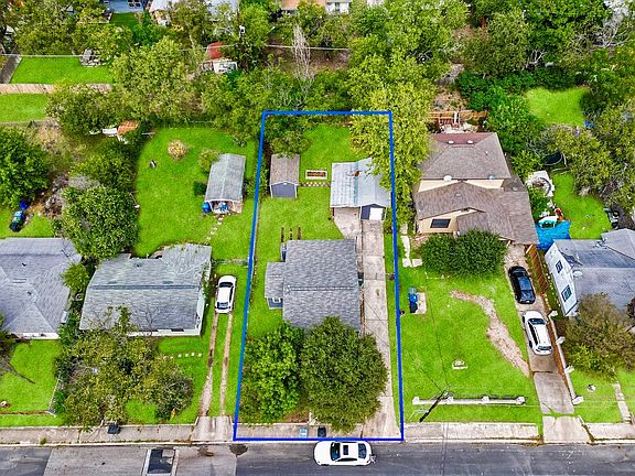 3rd image of 1019 W Mariposa Dr