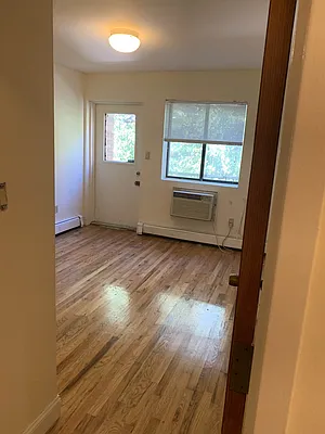 Rented by SRG Real Estate Inc.  | media 11