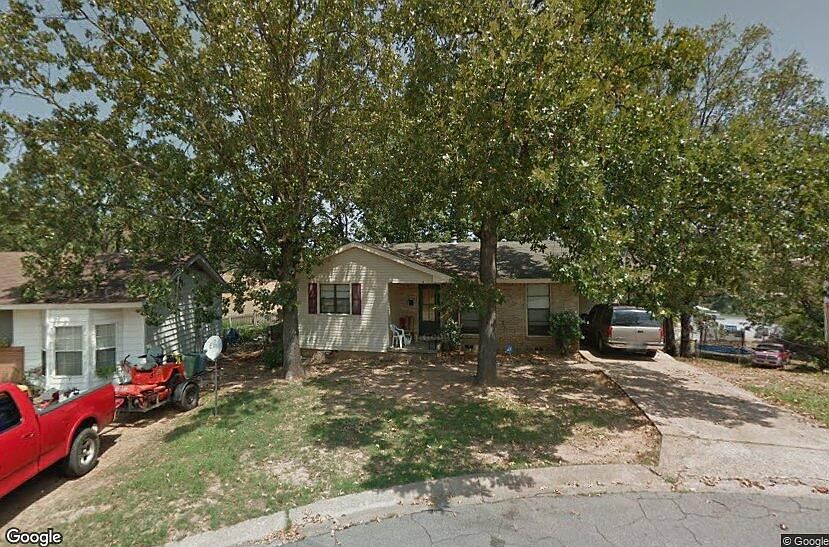 2nd image of 2202 N Berkley Dr
