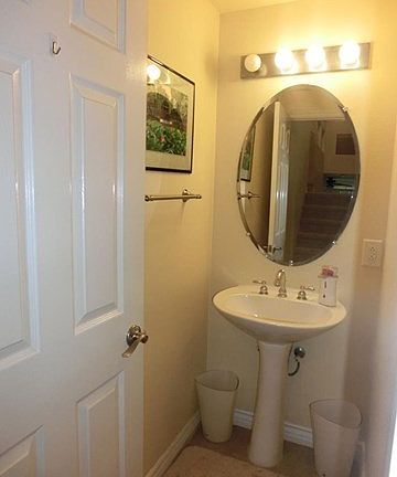 1/2 bathroom downstair