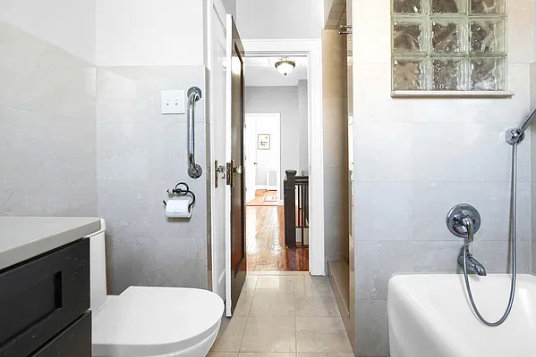 Sold by Mitra Hakimi Realty Group, LLC | media 43