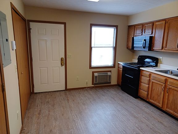 5th image of 675 Mumford Dr #B
