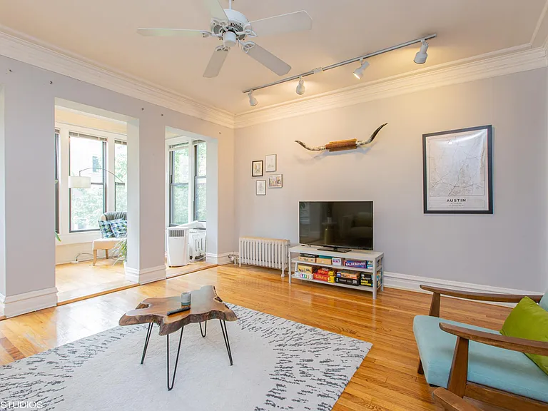 642 W Aldine Ave #3 — Photo 2