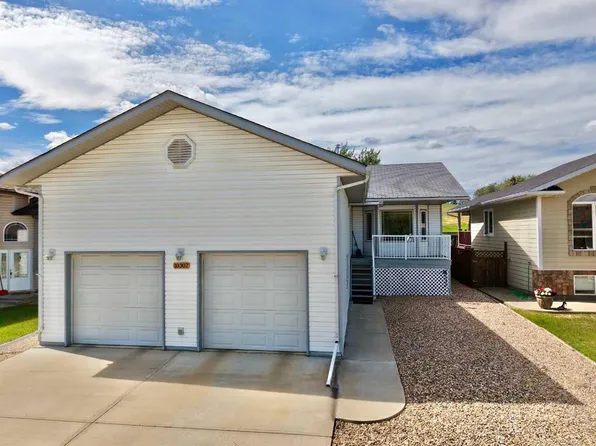 10302 E 83rd St, Peace River, AB T8S 1Y1