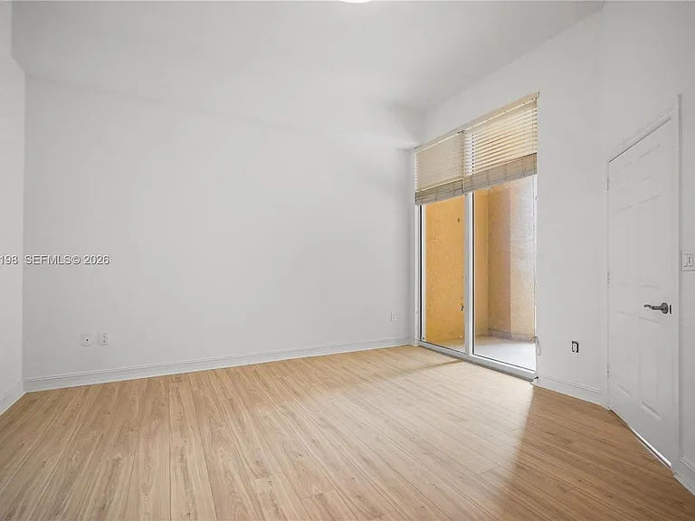 3001 NE 185th St #716 — Photo 43