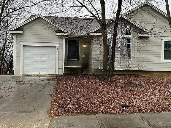 2nd image of 205 SE 16th St