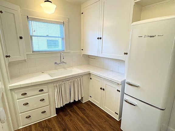 5th image of 2705-07 Freeport Blvd #2707