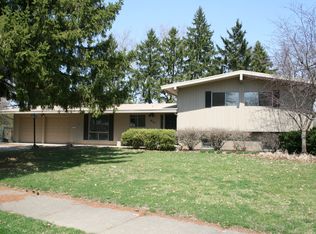 614 Bevan Dr E, Joliet, IL 60435