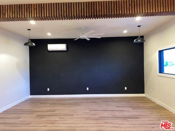 los-angeles-california-135909429 picture