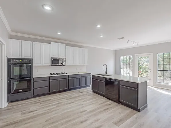 2818 Marquis Cir W, Arlington, TX 76016