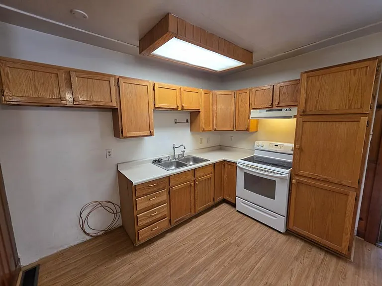 11934 Goodview Ave — Photo 31