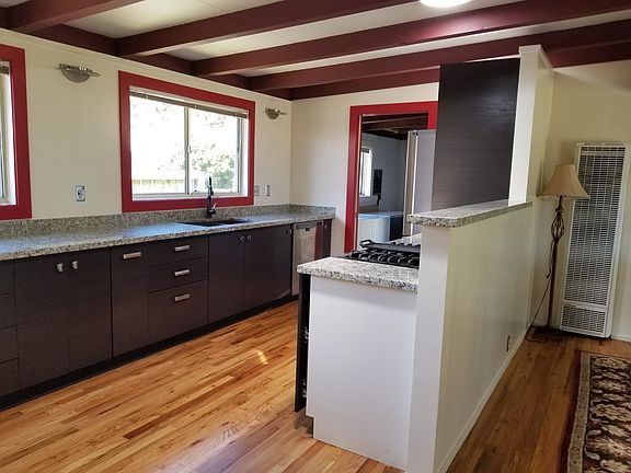 2nd image of 2736 Pleasant Ave