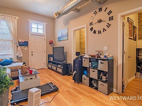 3rd image of 1479 W Huron St APT 1R