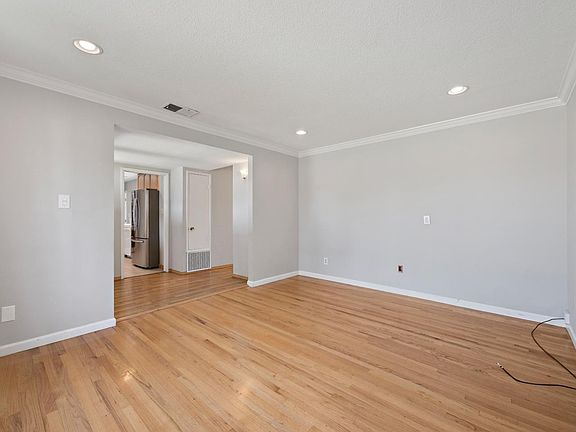 4th image of 5978 Shawcroft Dr