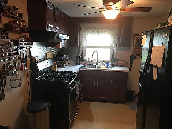 3rd image of 344 Clifford Ave