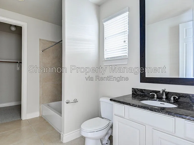 2731 Sherwin St — Photo 18