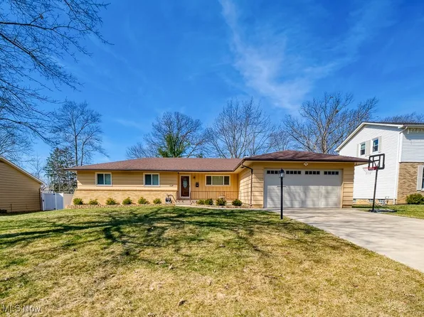 7514 Wake Robin Dr, Parma, OH 44130