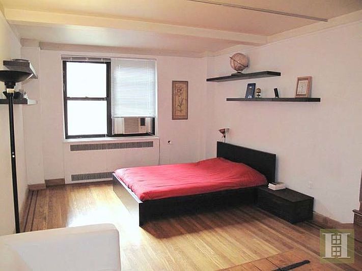 2nd image of 160 7th Ave #402