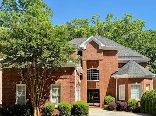 2075 River Falls Dr, Roswell, GA 30076