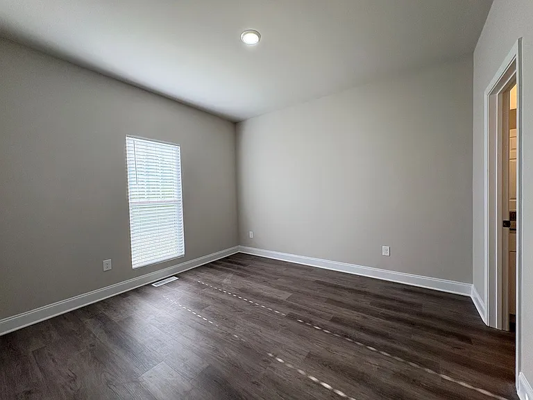 1580 Martin St — Photo 11