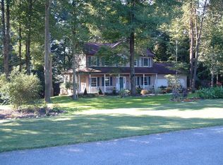 246 Lakeside Dr, Morgantown, WV