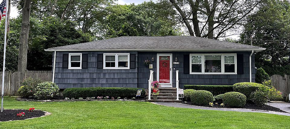 1st image of 23 Groveland Park Blvd