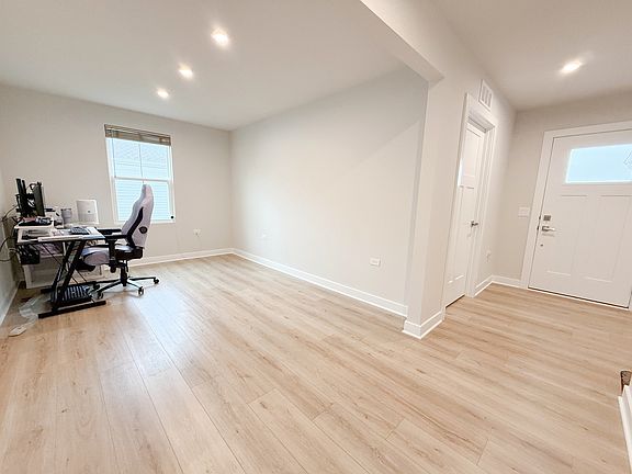3rd image of 2646 Kellogg Ct