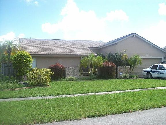 3rd image of 4940 NW 84th Ave