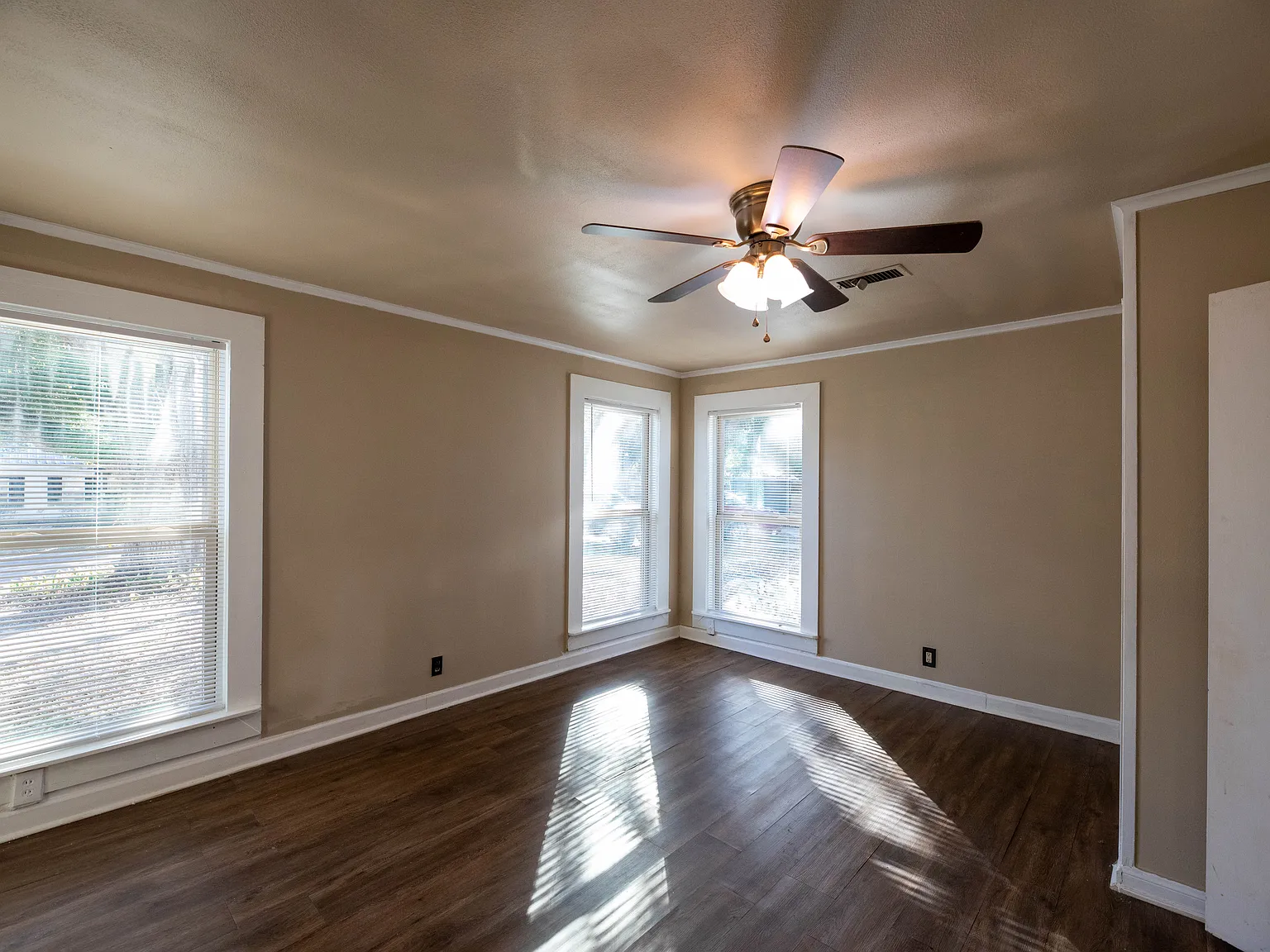 1813 Rose St. — Photo 2