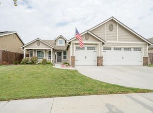 1812 W Bryman St, Hanford, CA 93230