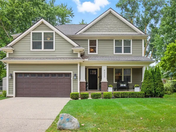 4223 Hampton Blvd, Royal Oak, MI 48073